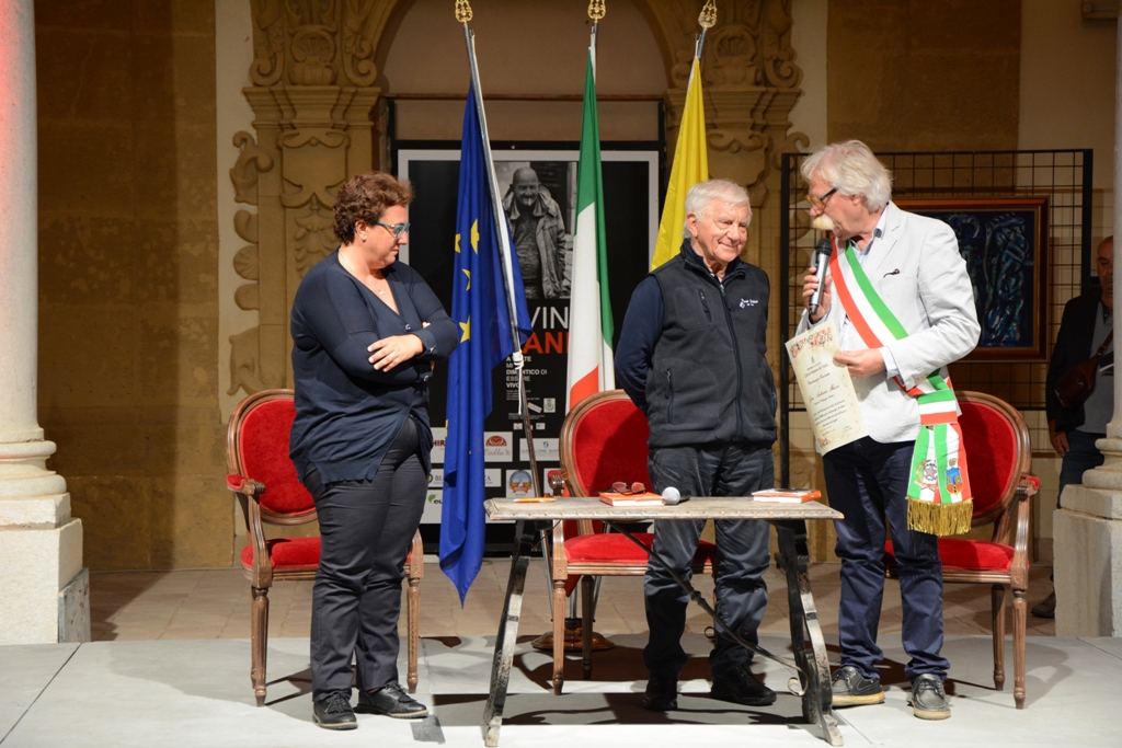 Conferimento cittadinanza