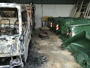 mezzi distrutti dalle fiamme (3)