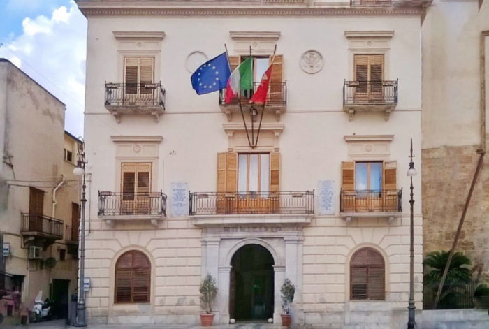 Alcamo verso le Comunali: Pirrone cala le carte, stallo nel centrodestra