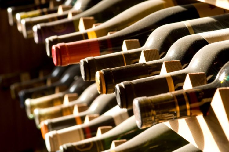 Vino, aumento dei costi e consumi minori. Cantine del trapanese in sofferenza (Intervista)