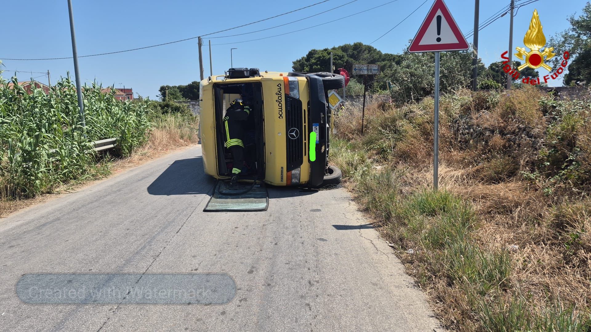 Mazara del Vallo: scontro tra scuolabus e auto, 20 feriti tra cui 10 ...