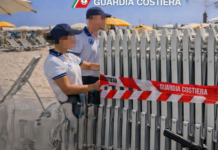San Vito Lo Capo, sequestrati 51 ombrelloni e 102 lettini: multe per 6.160 euro